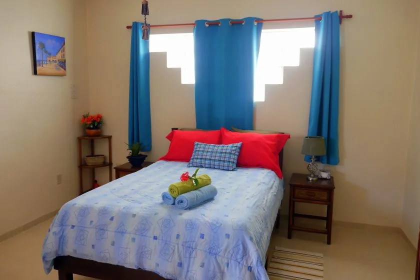 Studio Efficiency #1EFF Queen Bed — IslaMar Studio Efficiency #1EFF, In Town Villas, Cozumel