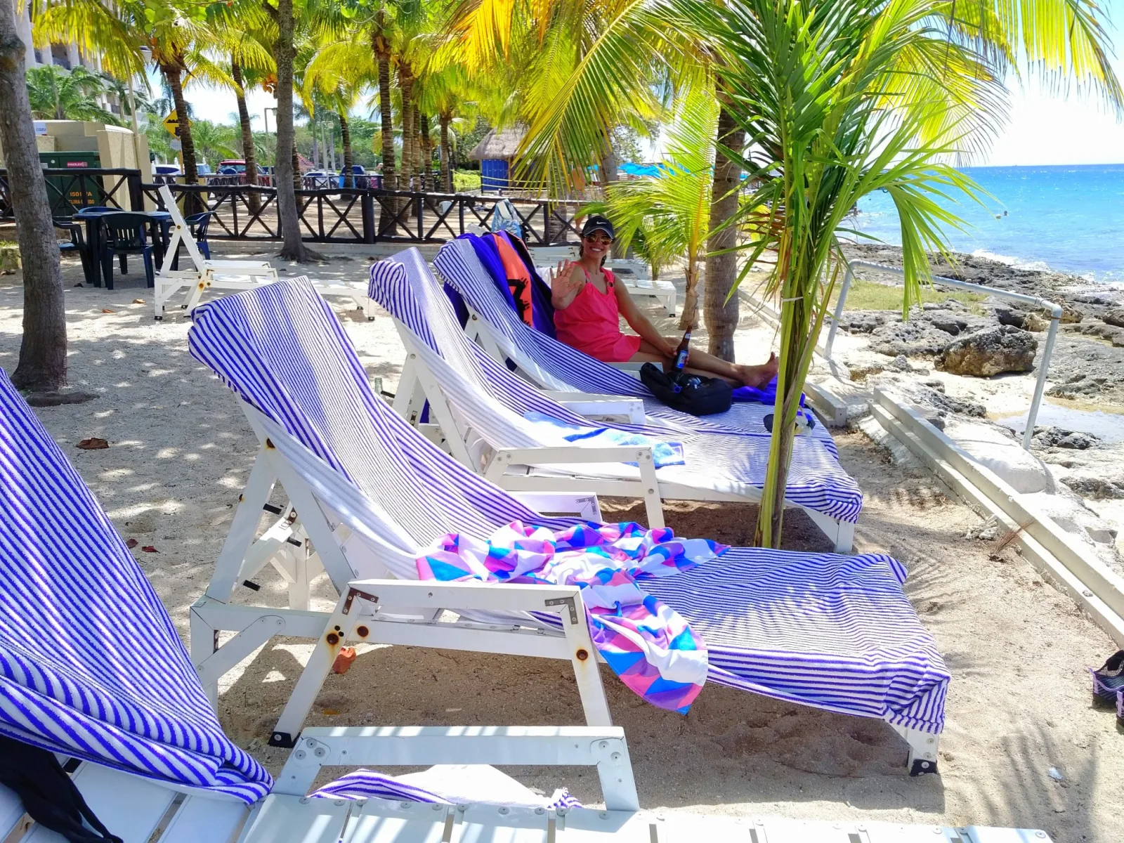 Relaxing Waterfront Loungers — Cozumel